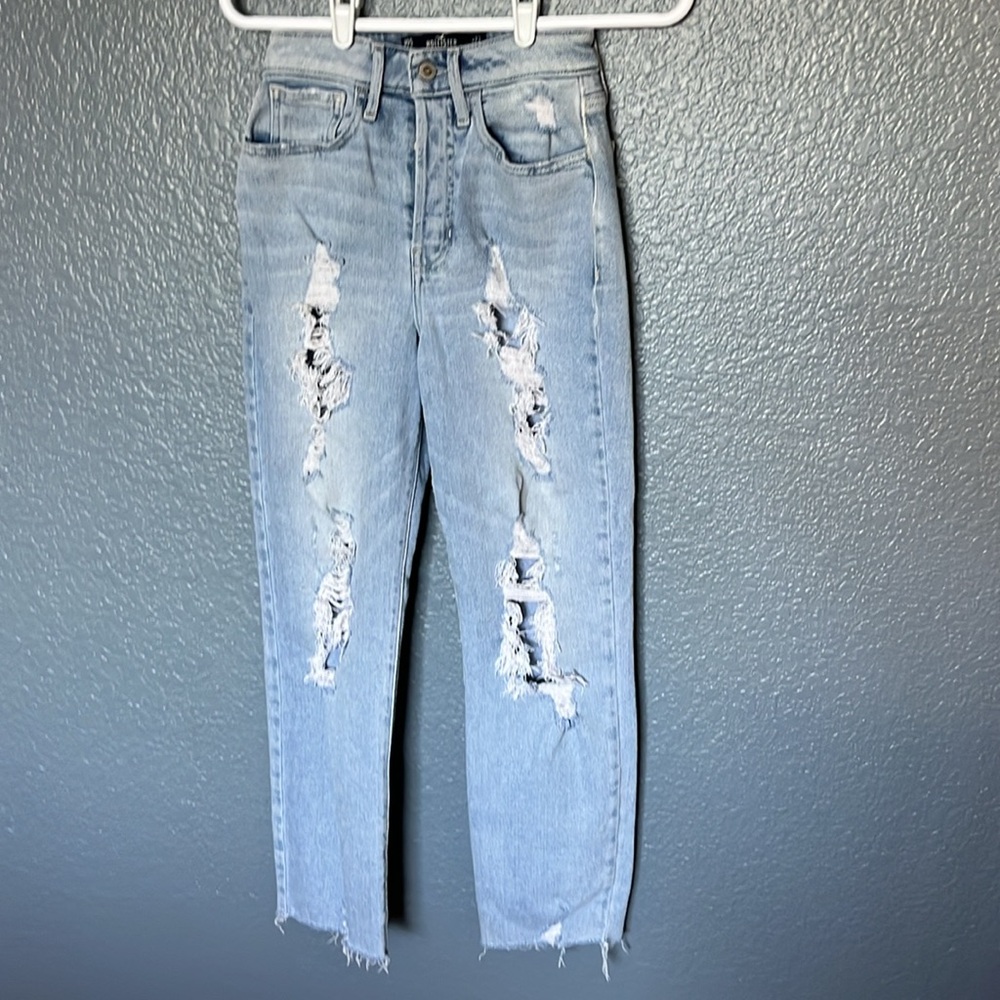 Hollister Ultra High Rise Vintage straight Leg Jean sz 00S light wash di…